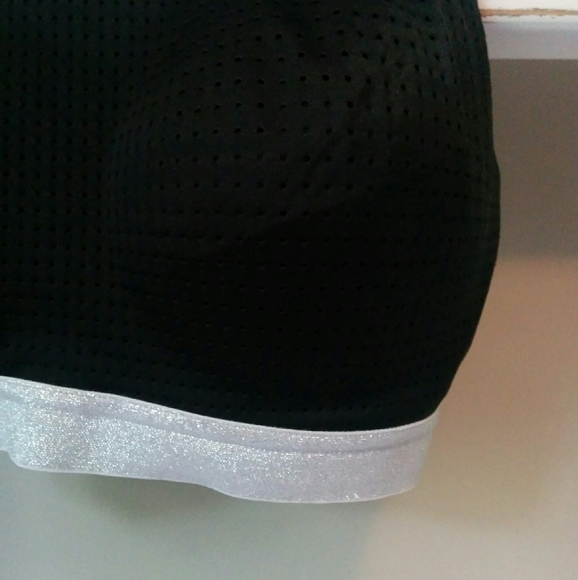 Victoria Sport Strappy Sports Bra, Size 32DD - Picture 4 of 5